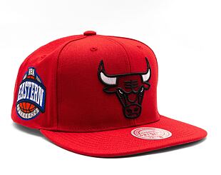 Kšiltovka Mitchell & Ness NBA Conference Patch Snapback Chicago Bulls Red