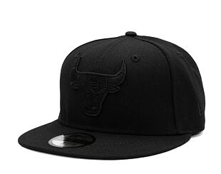 Kšiltovka New Era - NBA Black on Black 59FIFTY - Chicago Bulls - Black