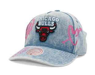 Kšiltovka Mitchell & Ness - Painted Love - NBA - Chicago Bulls - Light Blue