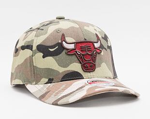 Kšiltovka Mitchell & Ness Chicago Bulls Woodland Desert Stretch Snapback Camo Woodland