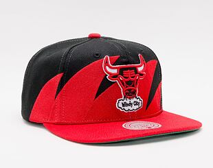 Kšiltovka Mitchell & Ness Sharktooth Snapback HWC Chicago Bulls Black / Red