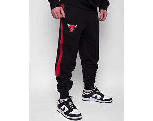 Tepláky New Era NBA Panel Joggerss Chicago Bulls Black/Red