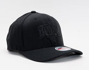 Kšiltovka Mitchell & Ness Chicago Bulls Black Out Arch 110 Snapback Black