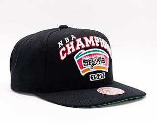 Kšiltovka Mitchell & Ness NBA CHAMPS SNAPBACK HWC San Antonio Spurs Black