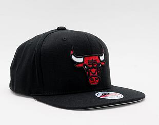 Kšiltovka Mitchell & Ness Chicago Bulls Downtime Redline Stretch Snapback Black