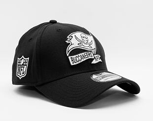 Kšiltovka New Era 39THIRTY NFL22 Sideline Tampa Bay Buccaneers Black / White