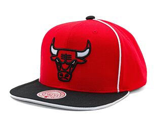 Kšiltovka Mitchell & Ness - Chicago Bulls - Pipe Snapback - Red