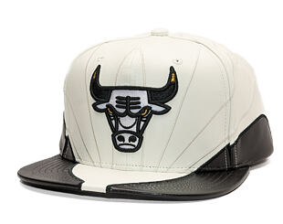 Kšiltovka Mitchell & Ness - NBA Day 12  Bulls - Chicago Bulls - White-Black