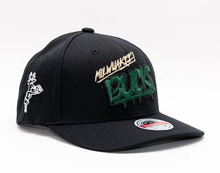 Kšiltovka Mitchell & Ness HWC Slap Sticker Classic Red Milwaukee Bucks Black