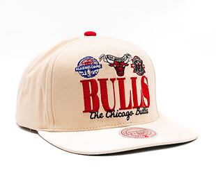 Kšiltovka Mitchell & Ness NBA Reframe Retro Snapback Hwc Chicago Bulls Off White