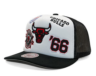 Kšiltovka Mitchell & Ness - Gridlock Trucker - Chicago Bulls - White