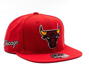 Kšiltovka Mitchell & Ness NBA Logo History Fitted Hwc Chicago Bulls Red