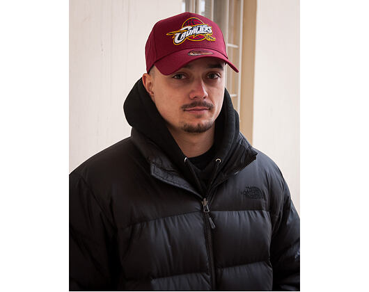 Kšiltovka New Era Team Cleveland Cavaliers 39THIRTY Red Stretchfit