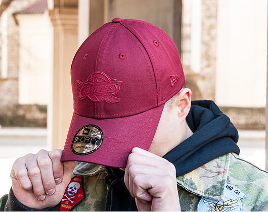 Kšiltovka New Era Rubber Logo Cleveland Cavaliers 9FORTY Carmine Strapback