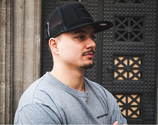 Kšiltovka New Era Emblem Foam Snap New York Yankees Black/Black 9FIFTY Snapback