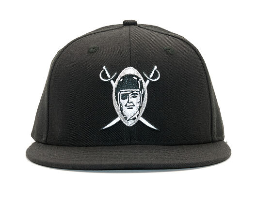 Kšiltovka New Era Silver and Black Attack Oakland Raiders 59FIFTY Black Fitted Cap