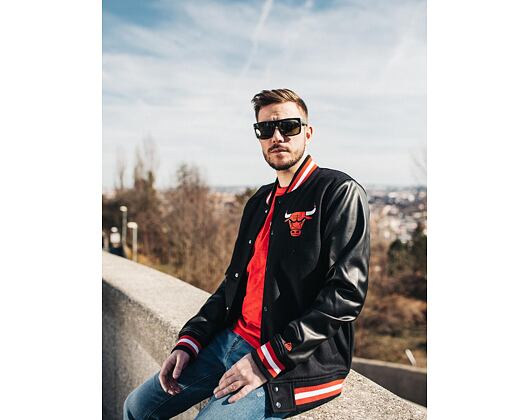 Bunda New Era Chicago Bulls Team Logo Varsity 2 Black