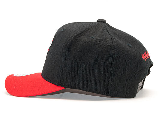Kšiltovka Mitchell & Ness Chicago Bulls INTL285 2 TONE 110