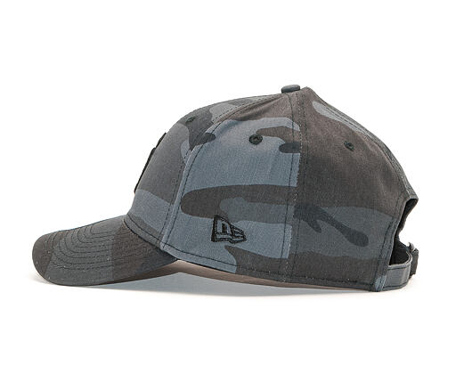 Kšiltovka New Era 9FORTY MLB League Essential New York Yankees Strapback Moonland Camo / Black