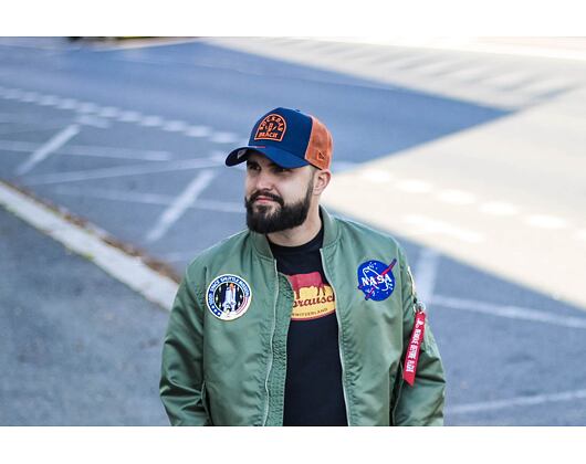 Kšiltovka New Era 9FORTY Trucker Rockbay Navy / Rust Snapback