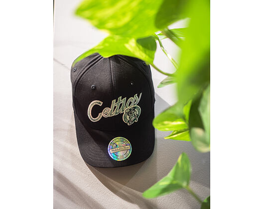 Kšiltovka Mitchell & Ness Boston Celtics Front Line Snapback