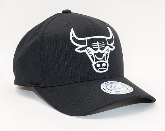 Kšiltovka Mitchell & Ness Chicago Bulls 600 Black And White Logo 110
