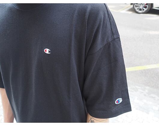 Triko Champion Crewneck T-Shirt Black 215341 KK001NBK