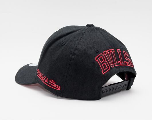 Kšiltovka Mitchell & Ness Chicago Bulls Black Vision High Crown Pinch Panel 110 Snapback