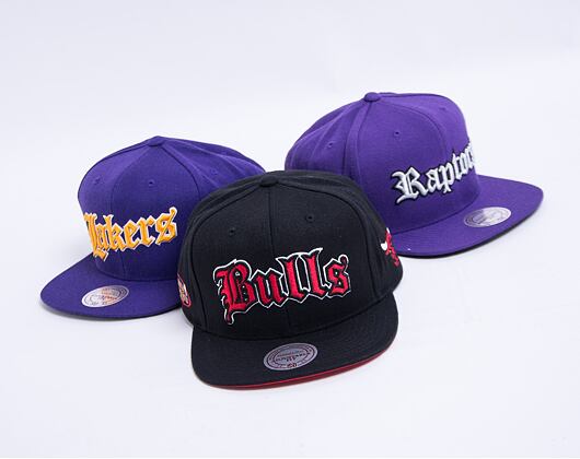 Kšiltovka Mitchell & Ness Old English Faded Snapback Chicago Bulls Black