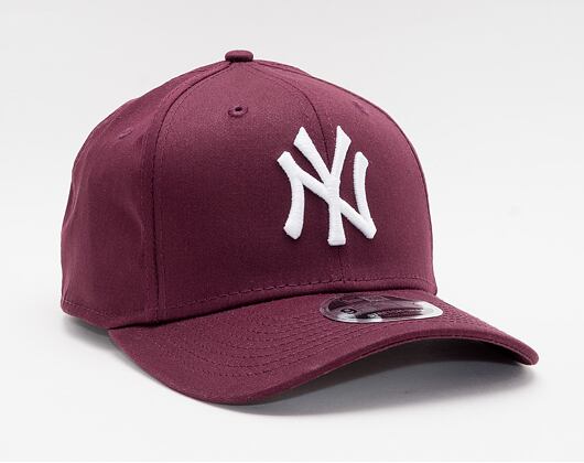 Kšiltovka New Era 9FIFTY Color Essential Stretch-Snap New York Yankees Snapback Maroon / Optic White