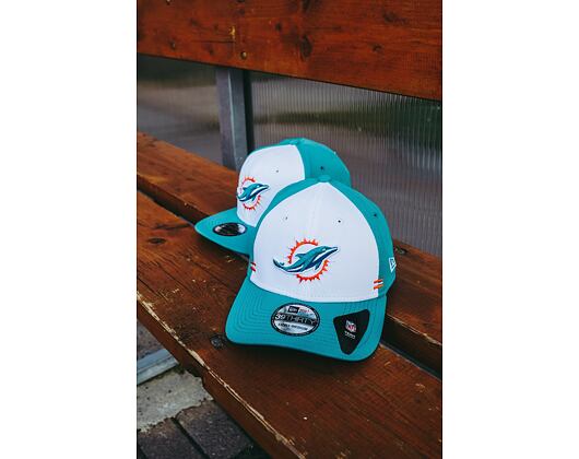 Kšiltovka New Era 39THIRTY NFL20 Sideline Home Miami Dolphins Stretch Fit Team Color