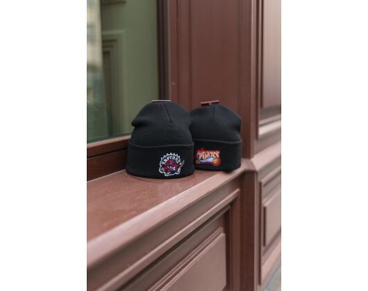 Kulich MItchell & Ness Toronto Raptors Team Logo Cuff Knit Black