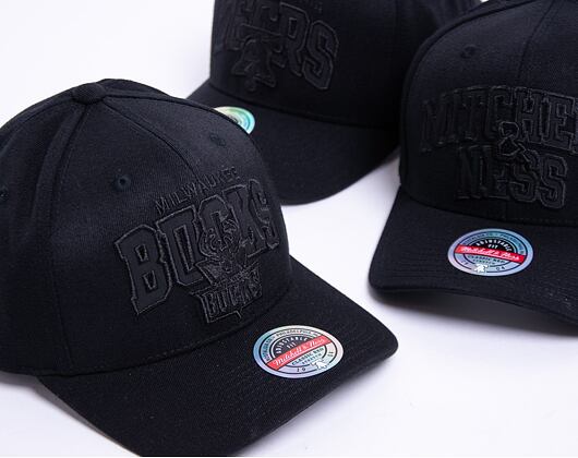 Kšiltovka Mitchell & Ness Milwaukee Bucks Redline Black Out Arch