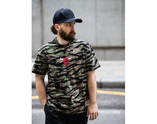Triko Mitchell & Ness Chicago Bulls Tiger Camo Oversized Tee