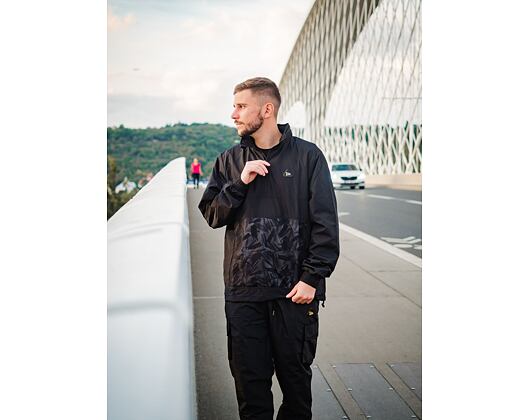 Bunda New Era Contemporary Cargo Windbreaker Black