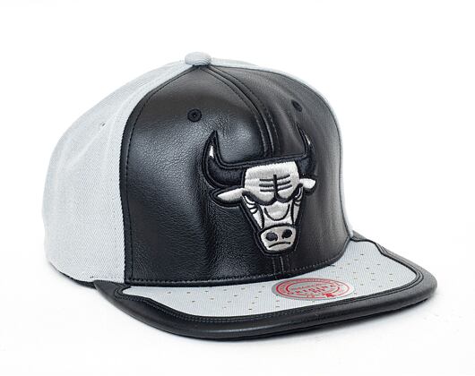 Kšiltovka Mitchell & Ness - Day One Snapback - Chicago Bulls - Black-Grey