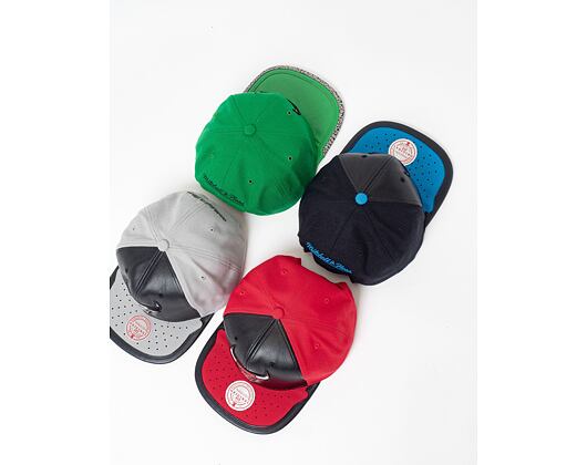 Kšiltovka Mitchell & Ness - Day One Snapback - Chicago Bulls - Black-Red