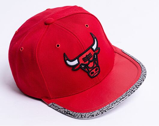 Kšiltovka Mitchell & Ness Chicago Bulls Day 3 Snapback Red / White