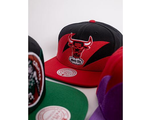 Kšiltovka Mitchell & Ness Sharktooth Snapback HWC Chicago Bulls Black / Red