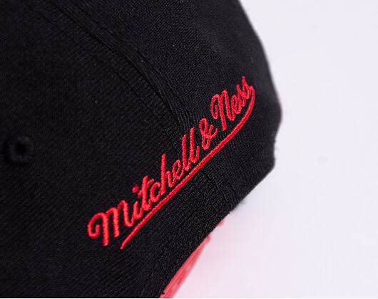 Kšiltovka Mitchell & Ness The Finals Snapback Chicago Bulls Black / Red