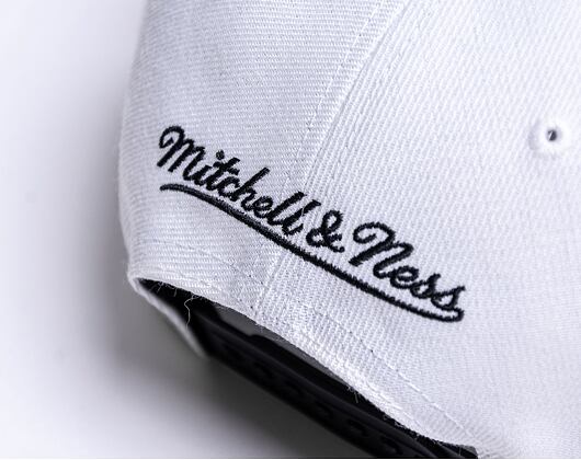 Kšiltovka Mitchell & Ness Day One Snapback Chicago Bulls White / Black