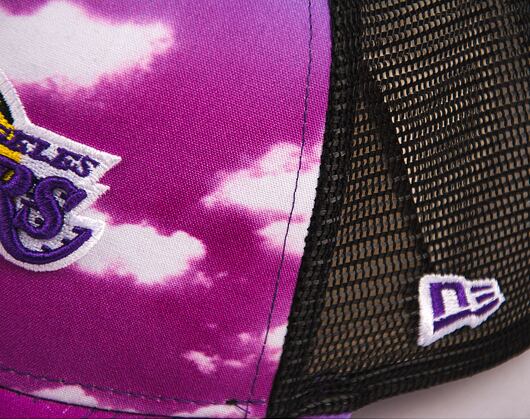 Kšiltovka New Era 9FORTY A-Frame Trucker NBA Cloud All Over Print Trucker Los Angeles Lakers Purple