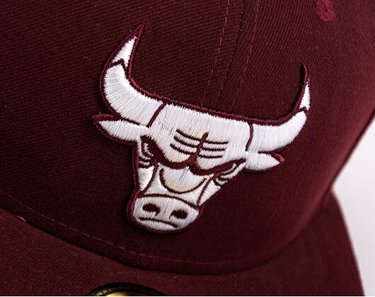 Kšiltovka New Era 59FIFTY League Basic NBA Chicago Bulls Maroon / White