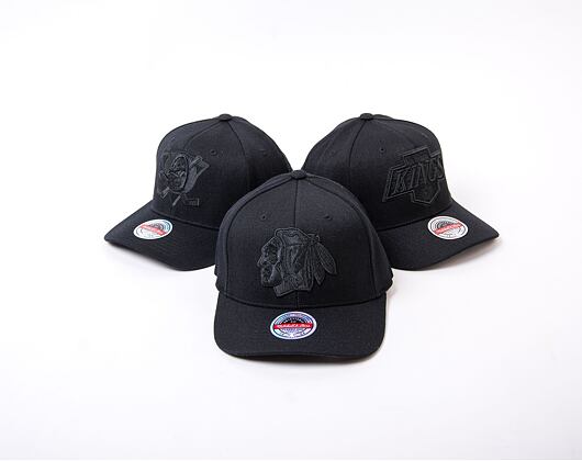 Kšiltovka Mitchell & Ness NHL Blk/Blk Logo Classic Red Blackhawks Black