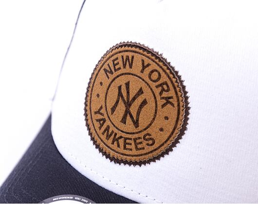 Kšiltovka New Era 9FORTY A-Frame Trucker MLB Team Patch New York Yankees White / Dark Royal
