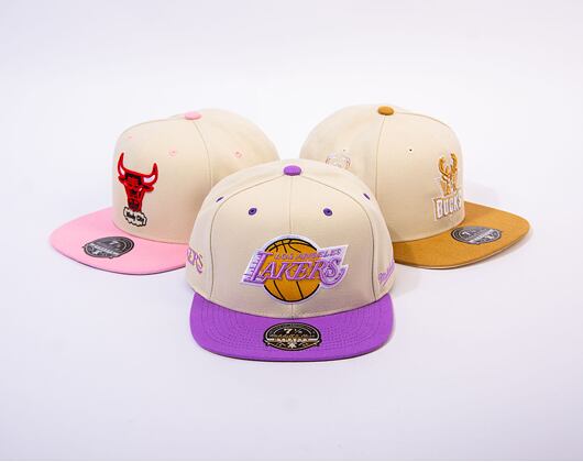Kšiltovka Mitchell & Ness NBA Los Angeles Lakers Hop On Fitted off white
