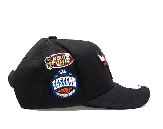 Kšiltovka Mitchell & Ness NBA Home Town Classic Red Chicago Bulls Black
