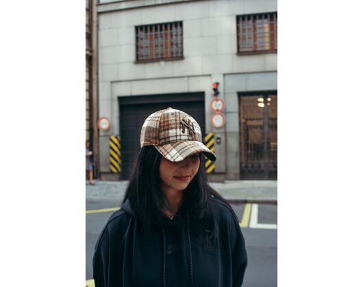 Kšiltovka New Era 9FORTY MLB Check New York Yankees Dark Brown / Black