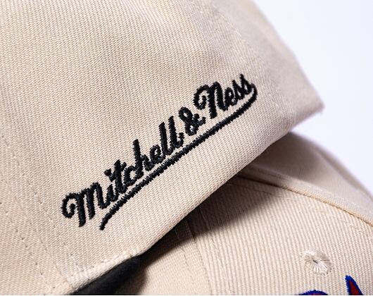 Kšiltovka Mitchell & Ness Nba Finals Remix Snapback Finals Bulls Vs. Suns Off White