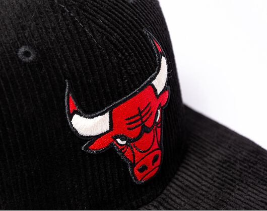 Kšiltovka New Era 59FIFTY "NBA Letterman Pin" Chicago Bulls - Team Color